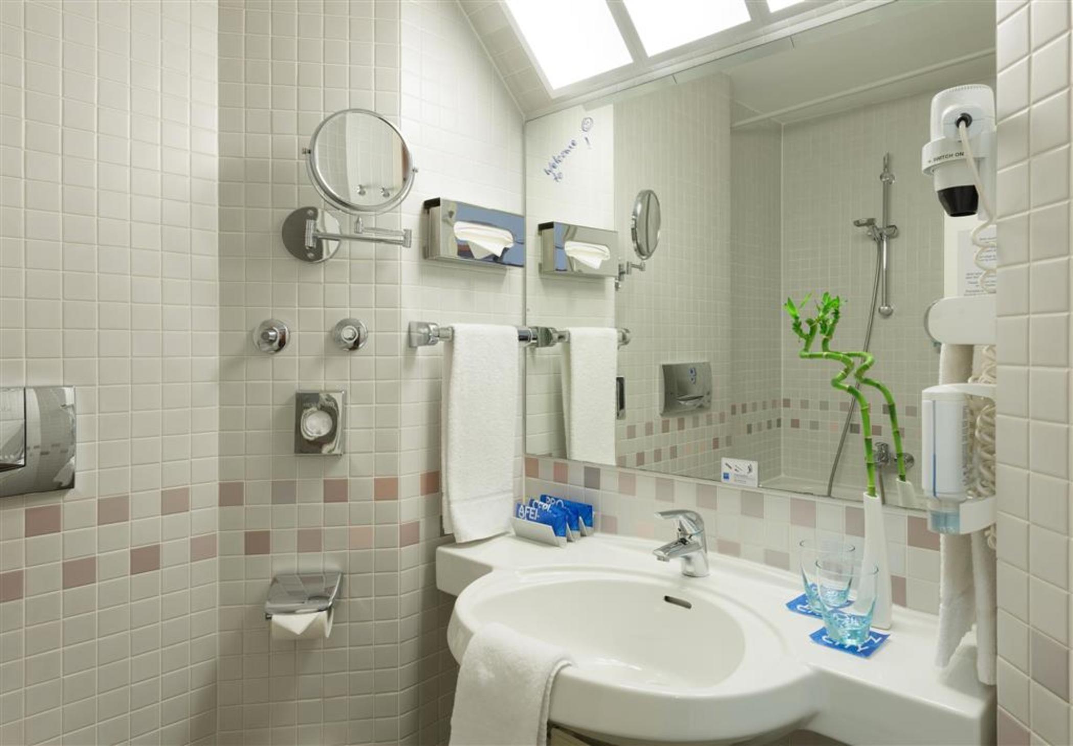 Hotel Center Affiliated By Melia 4*